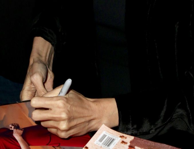 Angelinos Jolie rankos
