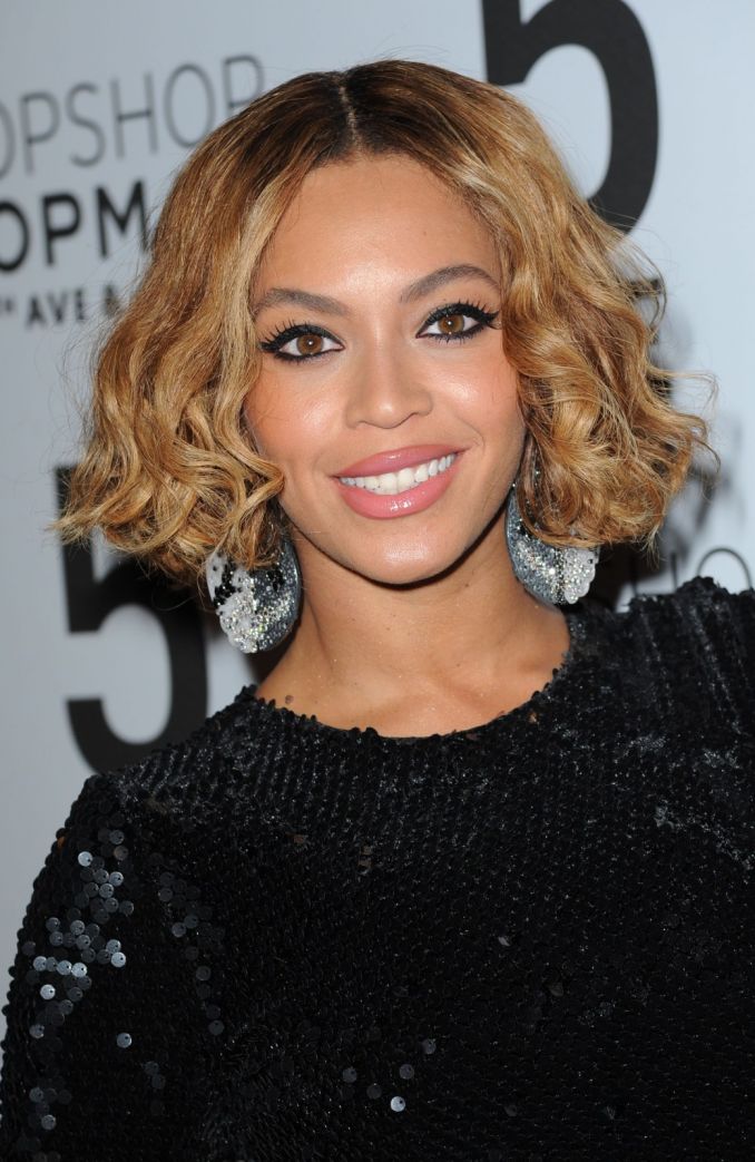 Beyonce veidas - siauras, ji renkasi šviesesnius atspalvius
